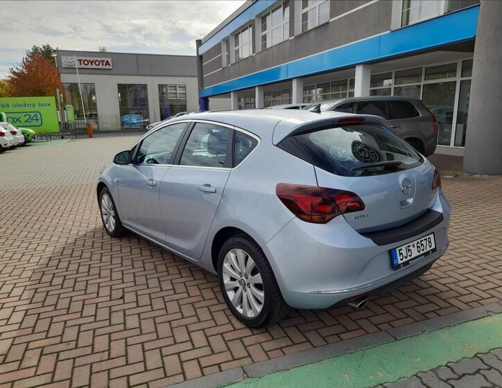 Opel Astra Hatchback 1,4 l 103 kw
