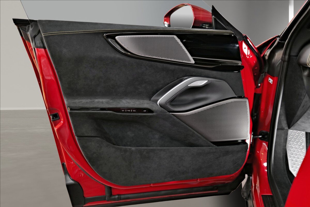 Ferrari Purosangue SUV / Terénní 6,5 l 529 kw