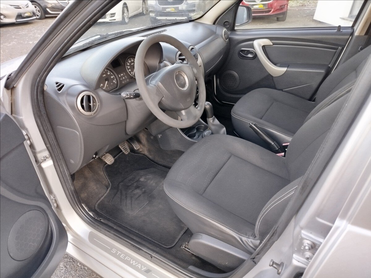 Dacia Sandero Hatchback 1,6 l 64 kw