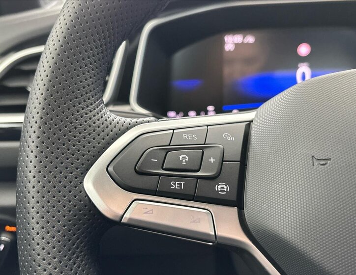 Volkswagen T-Roc SUV / Terénní 1,5 l 110 kw