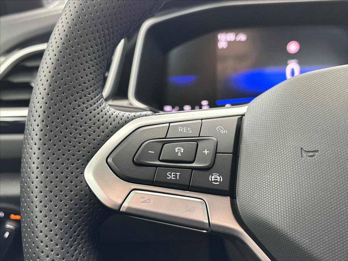 Volkswagen T-Roc SUV / Terénní 1,5 l 110 kw