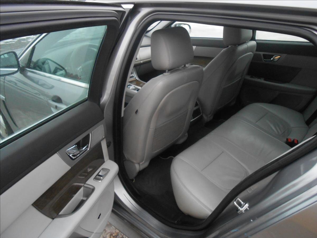 Jaguar XF Kombi 2,2 l 147 kw