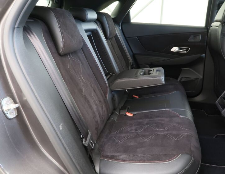 DS Automobiles DS7 Crossback 26