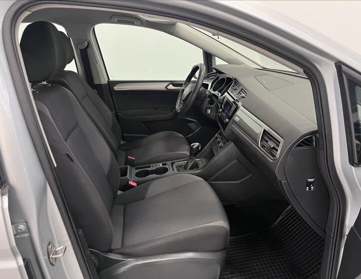 Volkswagen Touran 17