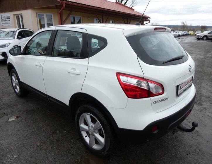 Nissan Qashqai SUV 2,0 l 104 kw