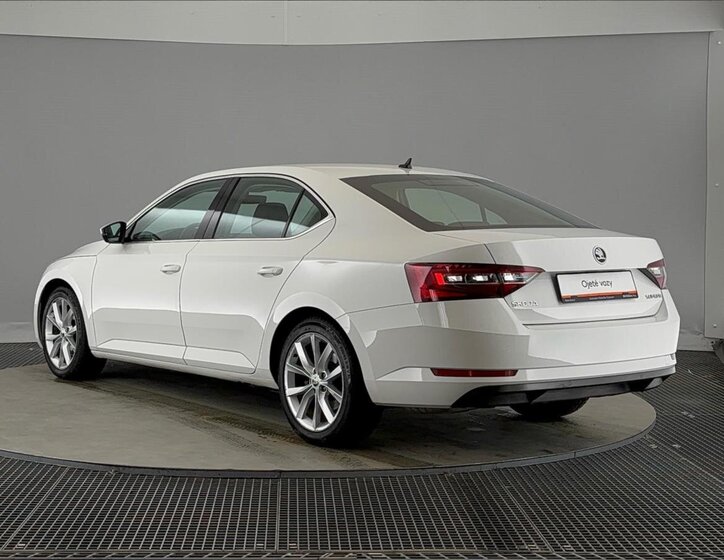 Škoda Superb Liftback 1,4 l 110 kw
