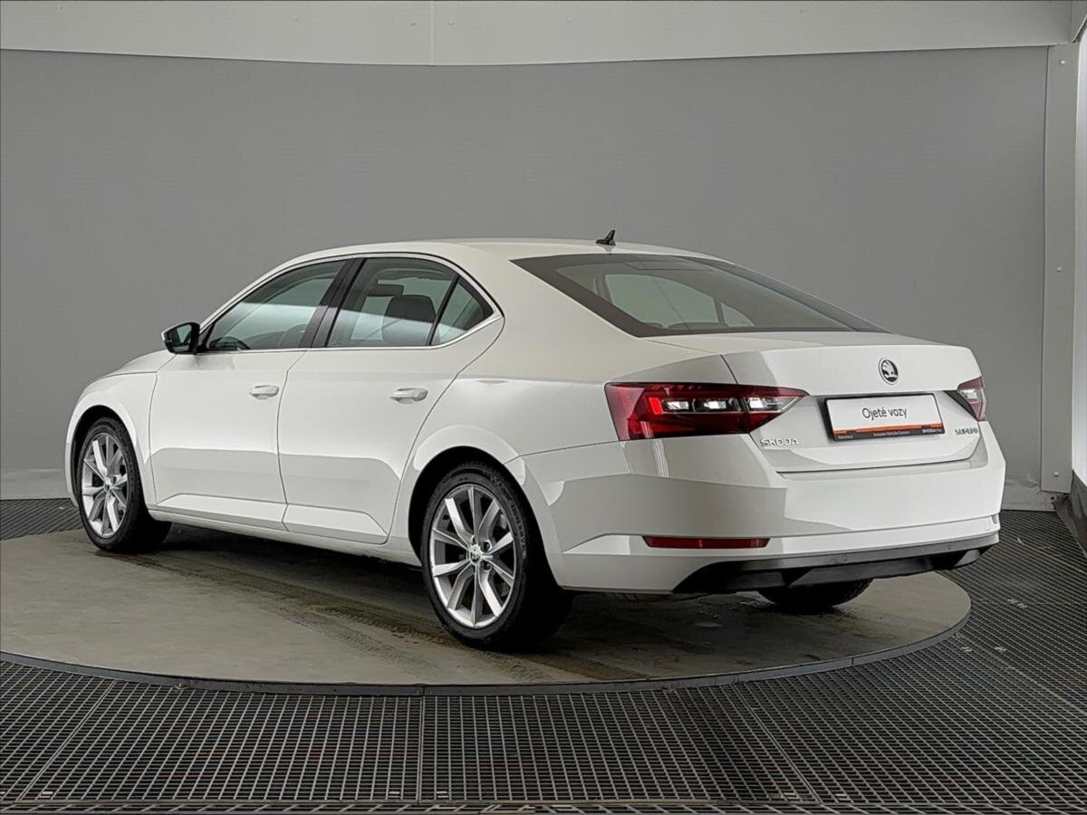 Škoda Superb Liftback 1,4 l 110 kw
