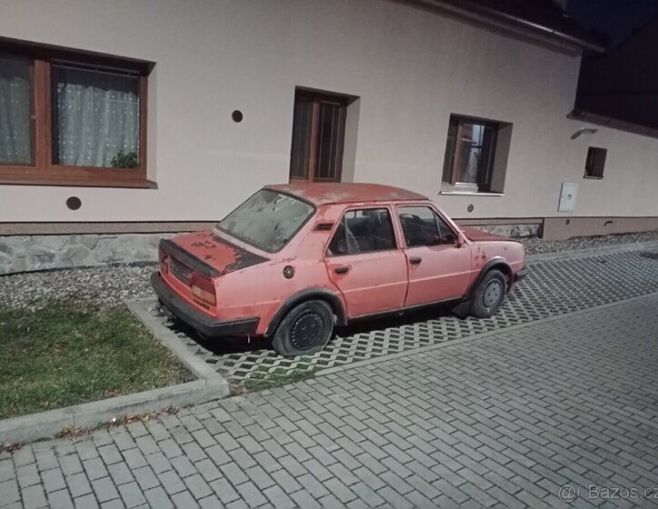 Škoda 120 Sedan / Limuzína 0,0 0