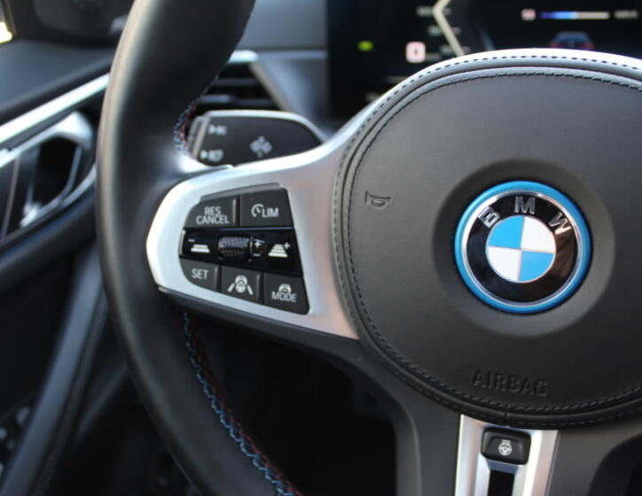 BMW i4 13