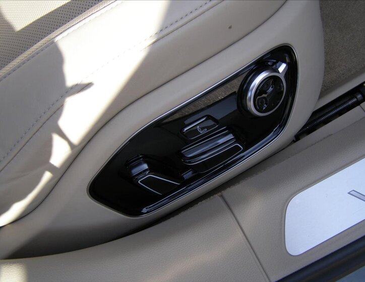 Audi A8 43