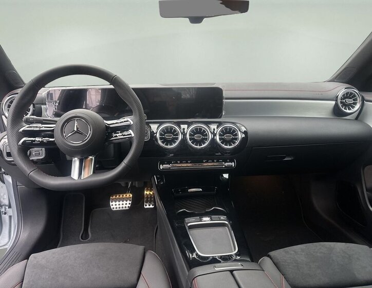 Mercedes-Benz CLA 11