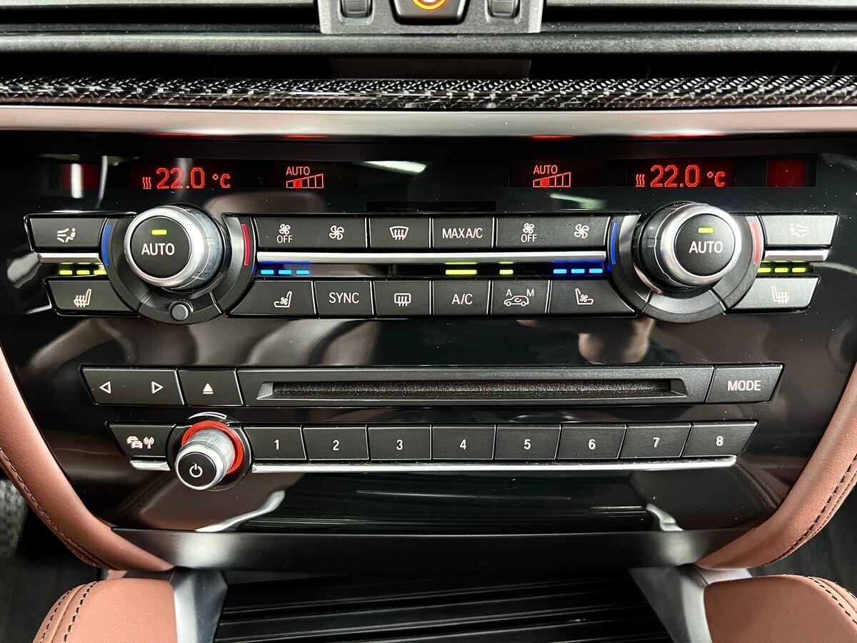 BMW X5 SUV / Terénní 4,4 l 423 kw