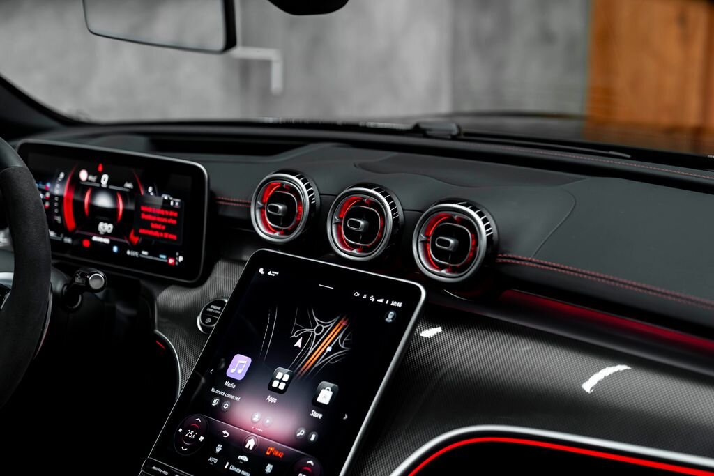 Mercedes-Benz Ostatní Kupé 0,0 330 kw