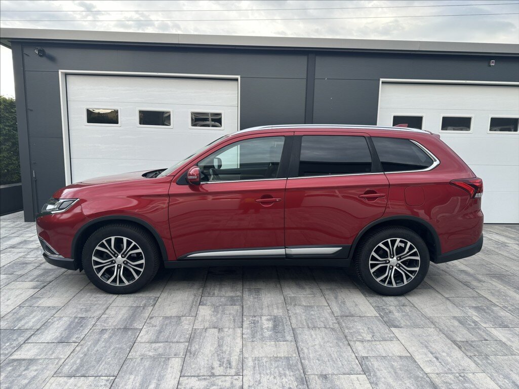 Mitsubishi Outlander SUV / Terénní 2,3 l 110 kw