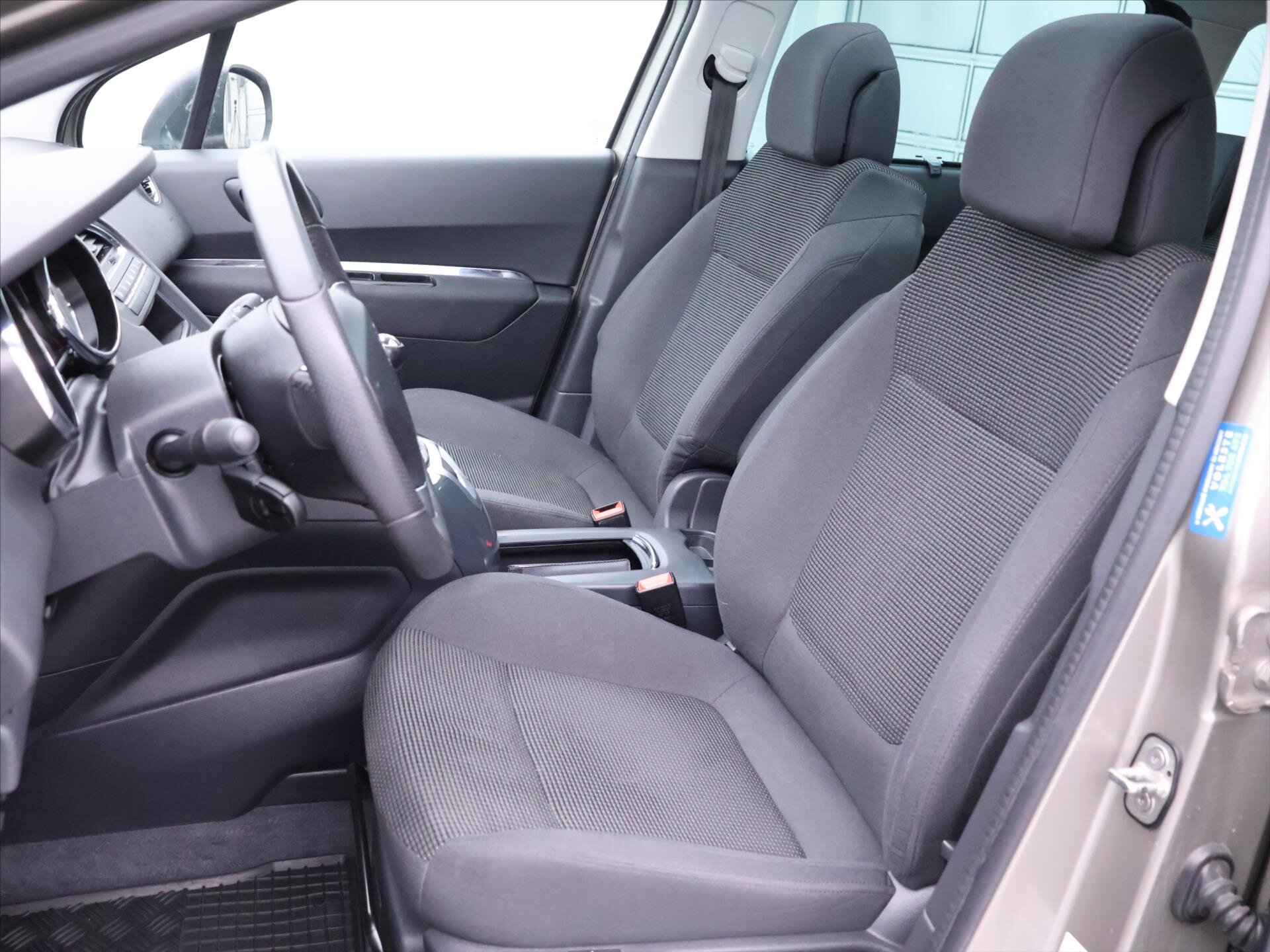 Peugeot 5008 MPV 1,6 l 88 kw