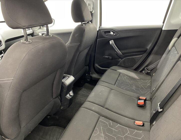 Peugeot 2008 Hatchback 1,2 l 60 kw