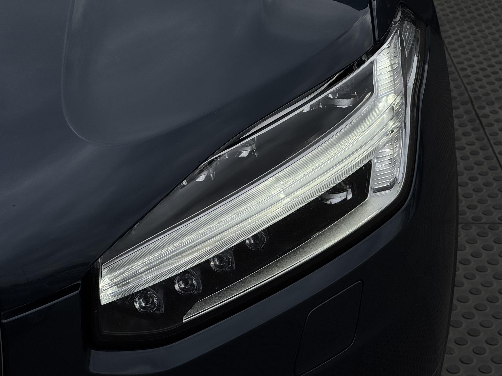 Volvo XC90 SUV / Terénní 2,0 l 173 kw