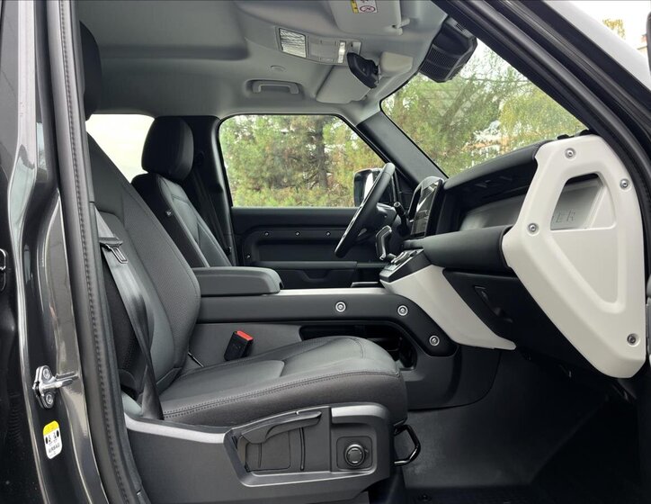Land Rover Defender SUV 3,0 l 147 kw