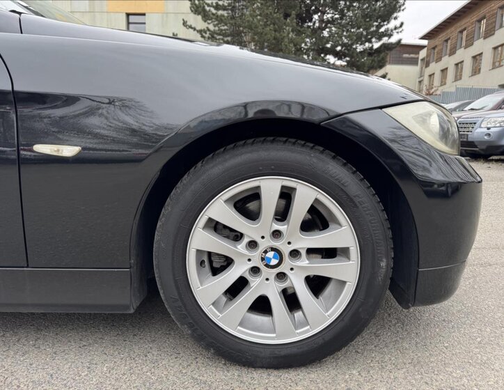 BMW Řada 3 Kombi 2,0 l 120 kw