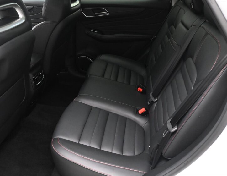 MG EHS SUV / Terénní 1,5 l 119 kw