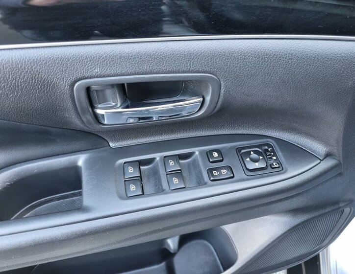 Mitsubishi Outlander SUV / Terénní 2,0 l 110 kw