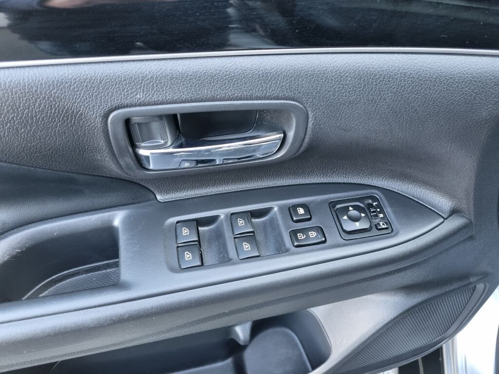 Mitsubishi Outlander SUV / Terénní 2,0 l 110 kw