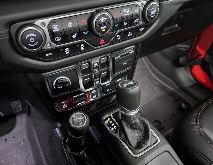 Jeep Wrangler Kombi 2,0 l 200 kw