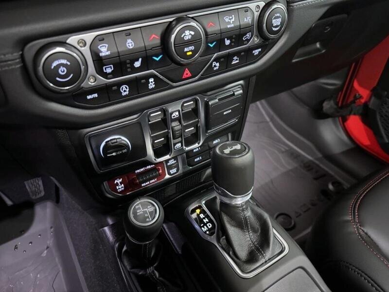 Jeep Wrangler Kombi 2,0 l 200 kw