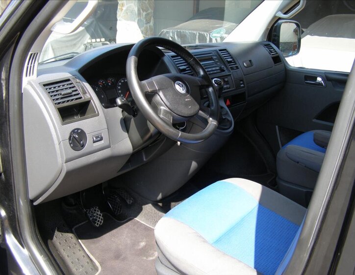 Volkswagen Caravelle Ostatní 2,5 l 128 kw