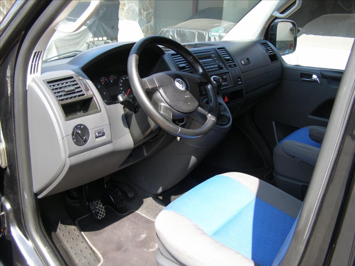 Volkswagen Caravelle Ostatní 2,5 l 128 kw