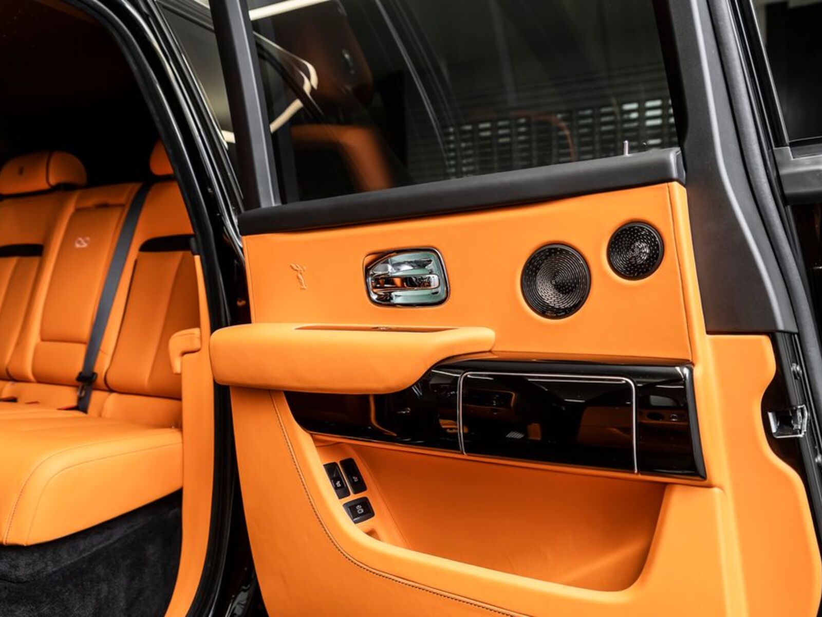 Rolls-Royce Cullinan 11