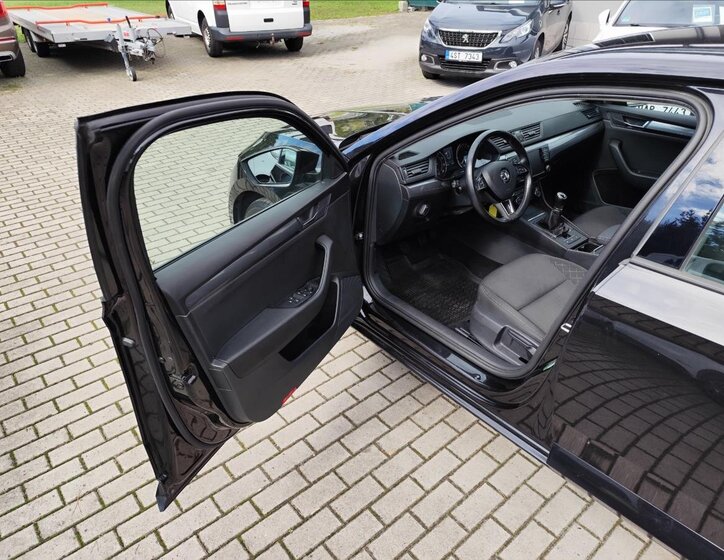 Škoda Superb Sedan / Limuzína 1,4 l 92 kw
