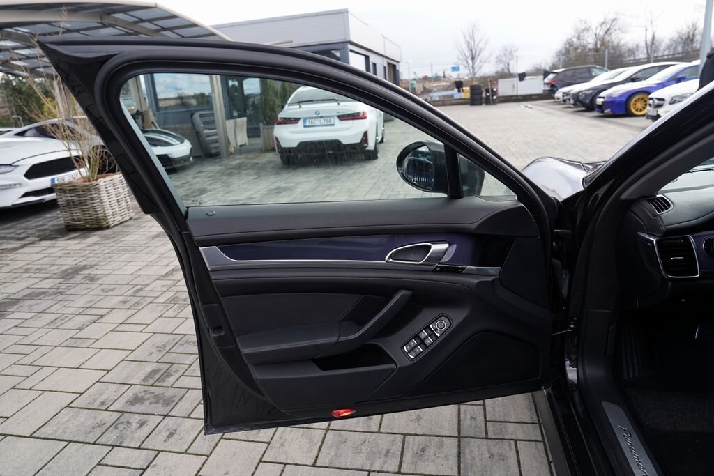 Porsche Panamera Sedan 3,6 l 220 kw