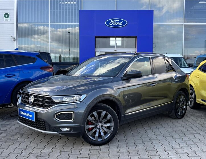 Volkswagen T-Roc SUV / Terénní 2,0 l 140 kw