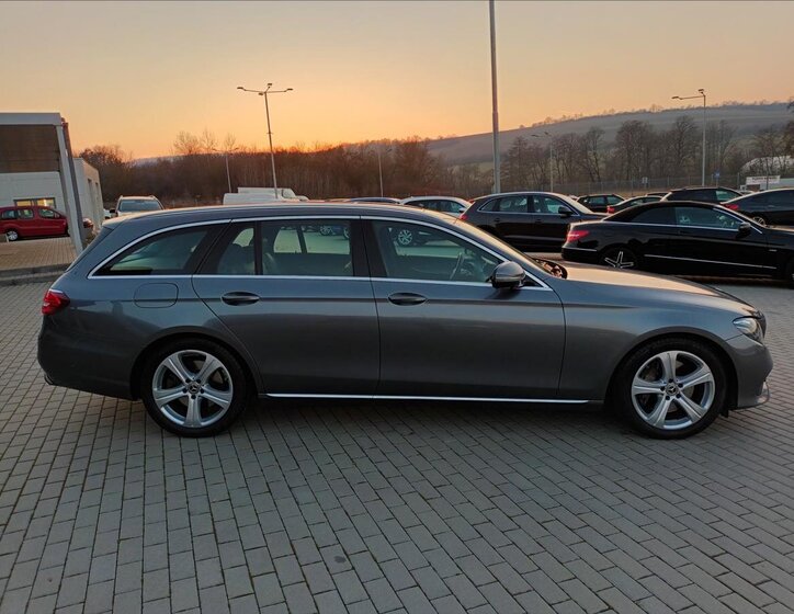 Mercedes-Benz Třídy E Kombi 3,0 l 190 kw