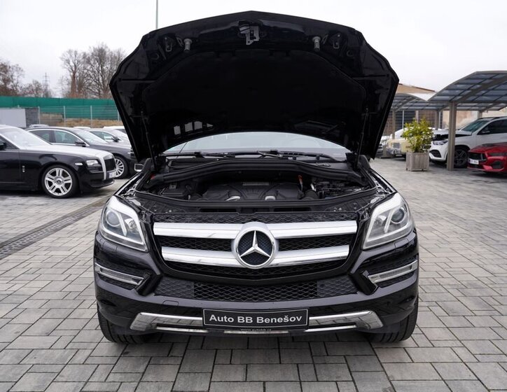 Mercedes-Benz GL SUV / Terénní 4,7 l 320 kw