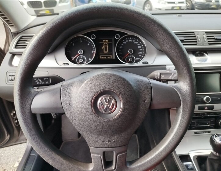 Volkswagen Passat Kombi 2,0 l 103 kw