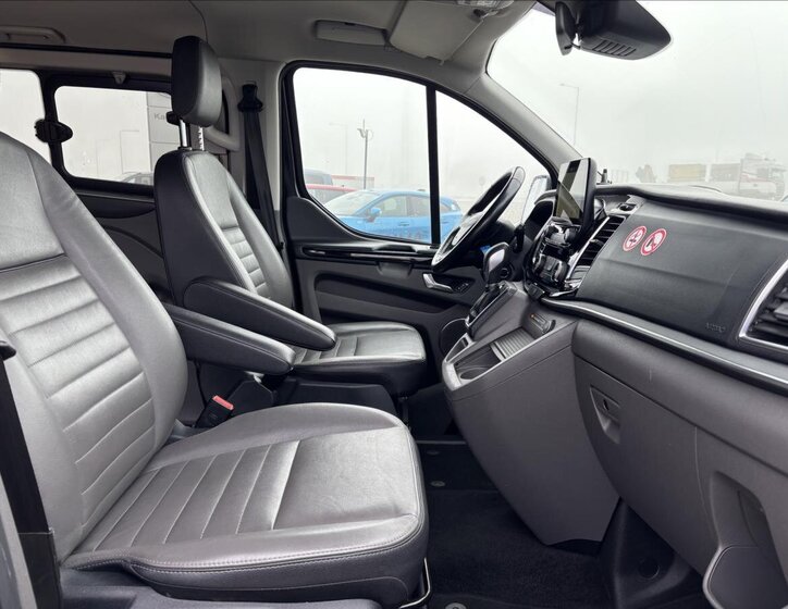 Ford Tourneo Custom Kombi 2,0 l 125 kw