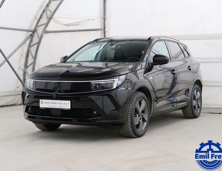Opel Grandland SUV 1,2 l 96 kw
