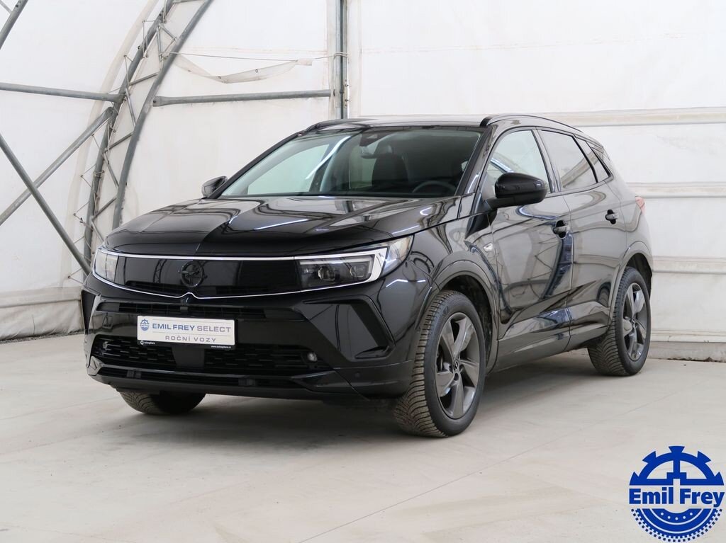 Opel Grandland SUV 1,2 l 96 kw