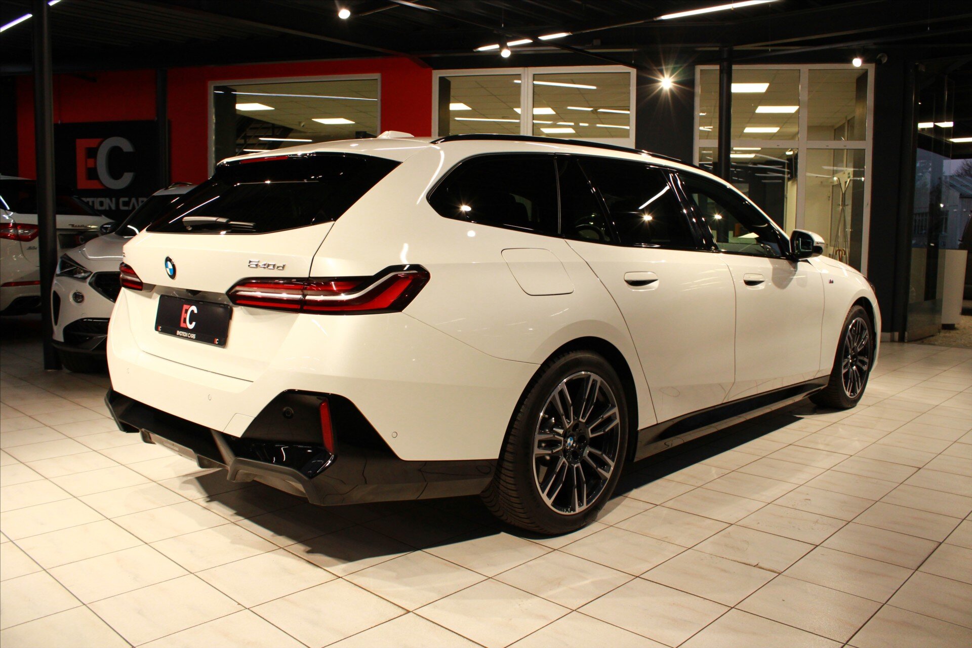 BMW Řada 5 Kombi 3,0 l 210 kw