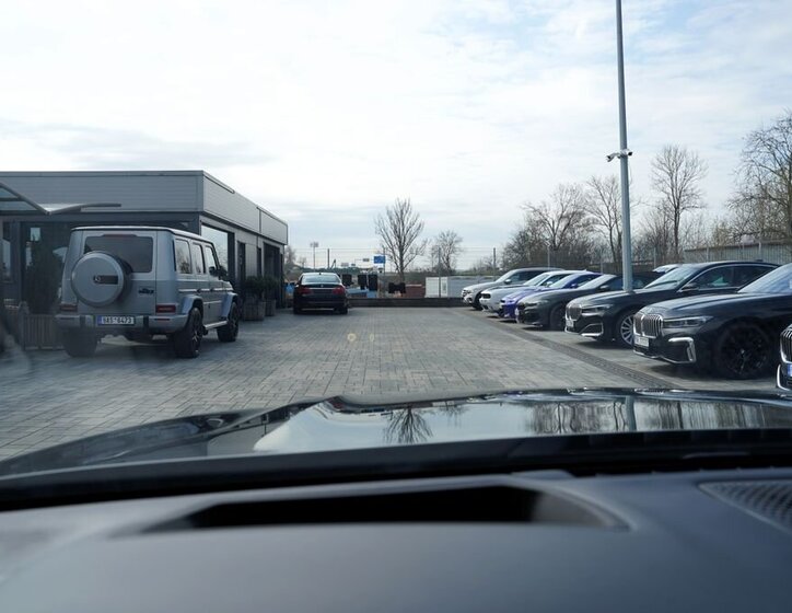 BMW Řada 7 Sedan / Limuzína 6,6 l 430 kw