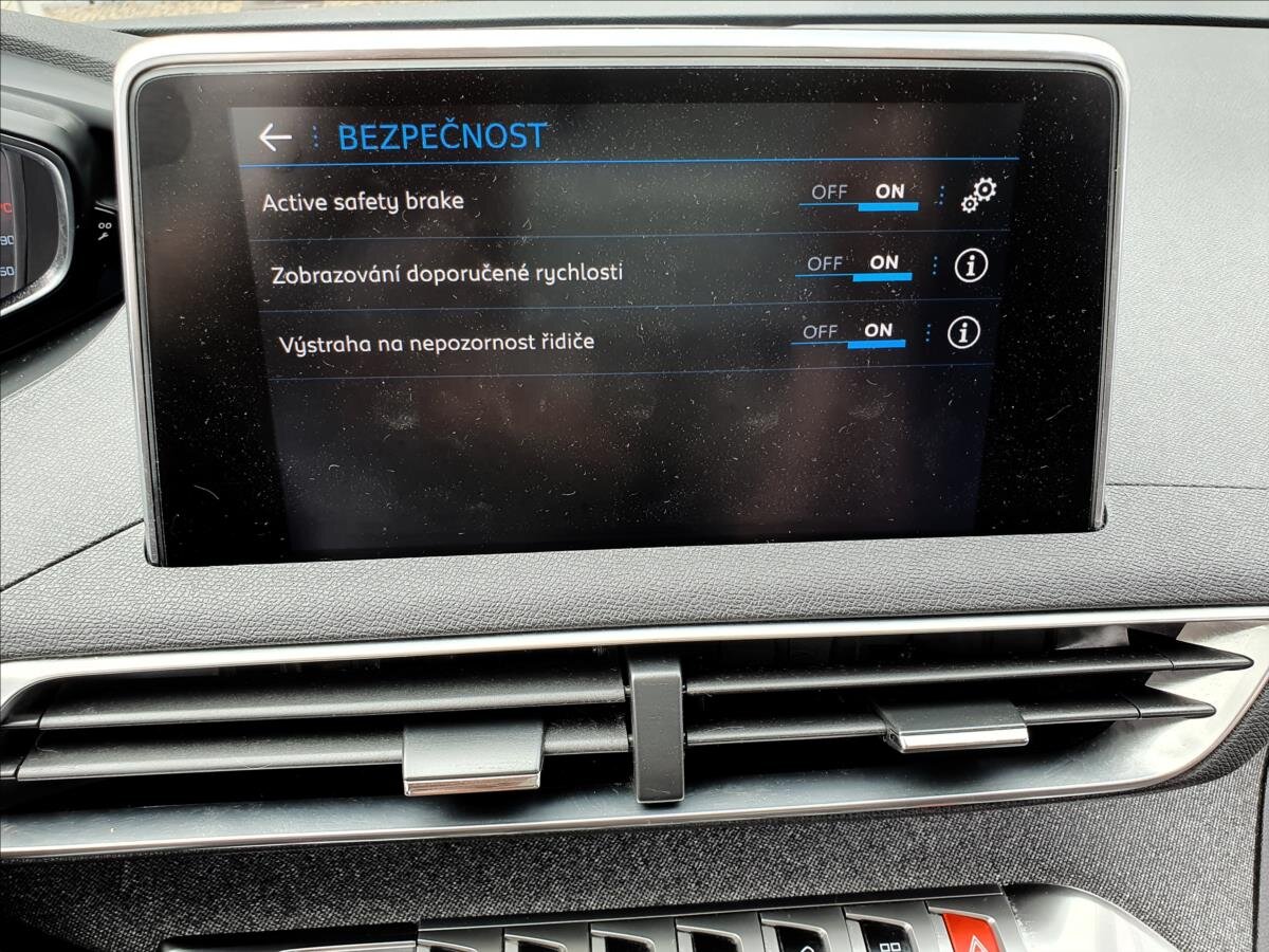 Peugeot 5008 SUV / Terénní 1,5 l 96 kw