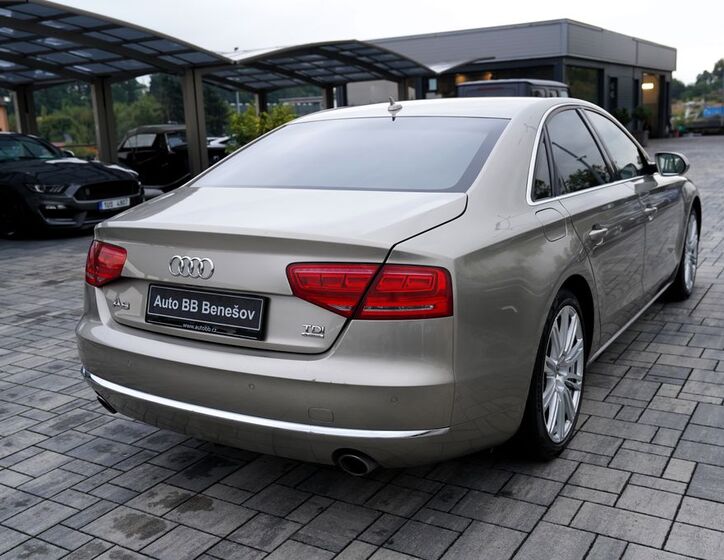 Audi A8 6