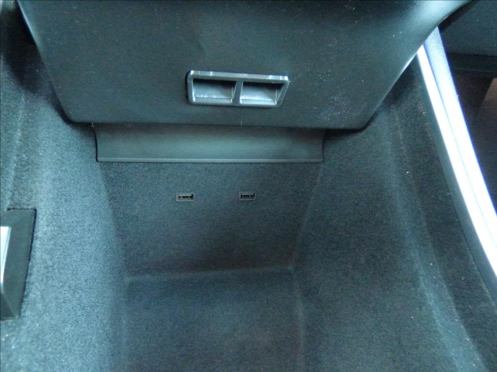 Tesla Model 3 Sedan 0,0 377 kw