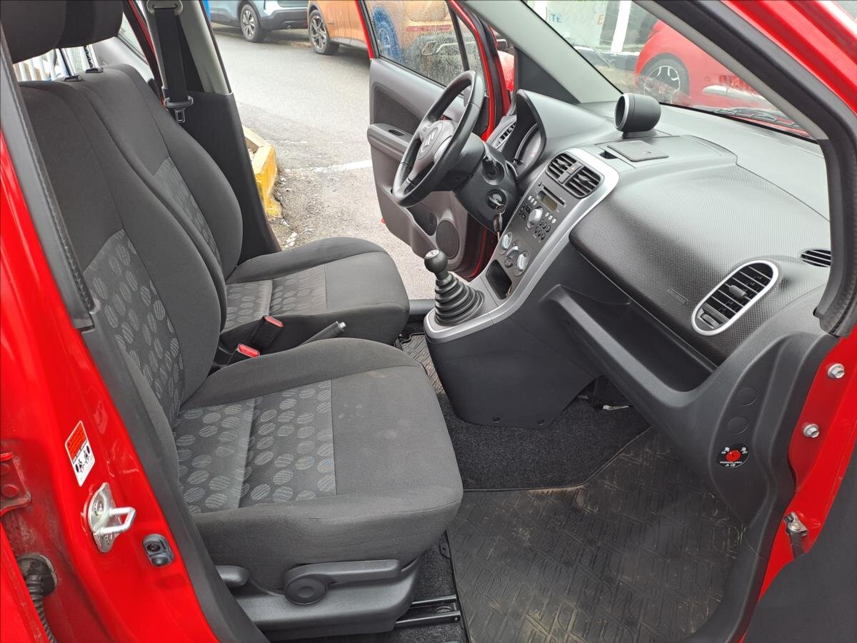 Suzuki Splash Hatchback 996,0 48 kw