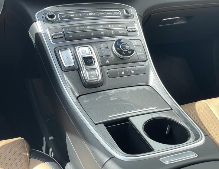 Hyundai Santa Fe SUV / Terénní 2,2 l 142 kw