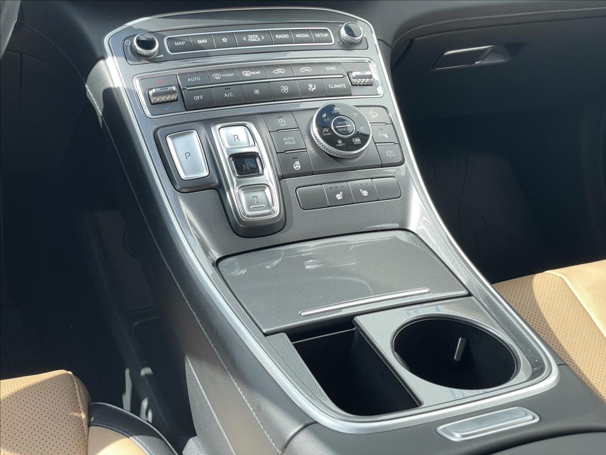 Hyundai Santa Fe SUV / Terénní 2,2 l 142 kw