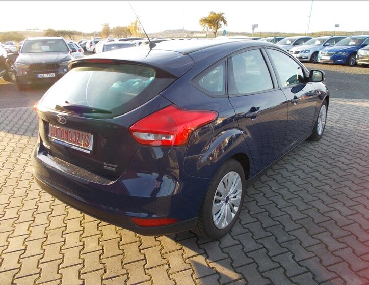 Ford Focus Hatchback 999,0 74 kw