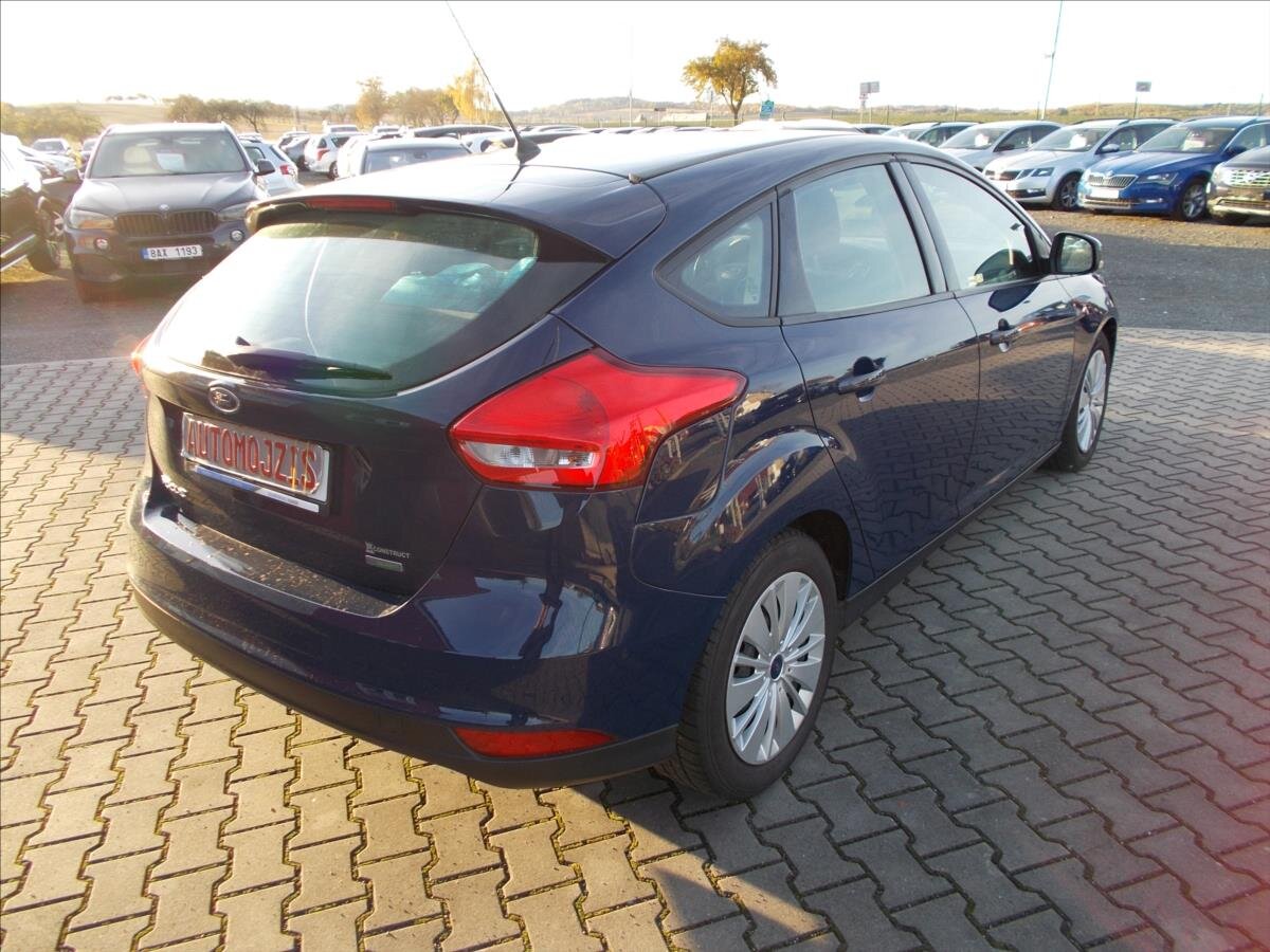 Ford Focus Hatchback 999,0 74 kw